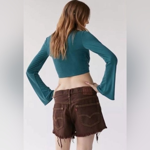 🌻HP🌻NWOT Urban Outfitters green Elle keyhole wrap crop top flare sleeves XS - Picture 6 of 12